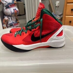Nike Zoom Hyperdunk 2011 Red with Green laces aka The Christmas’